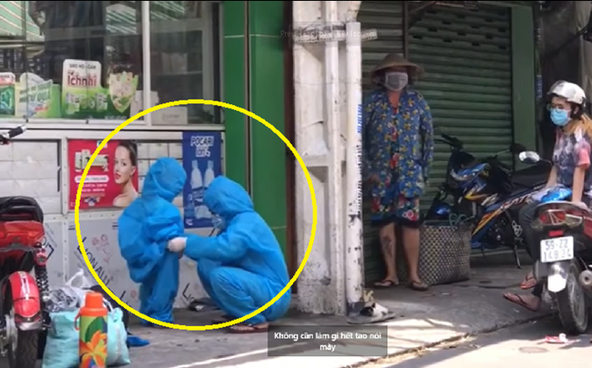 Cháu phải đi cách ly, bà ngoại xót xa mắng con gái: 'Trời ơi tao nói mày rồi, để giờ cục vàng của tao phải như vậy nè trời!' Cháu phải đi cách ly, bà ngoại xót xa mắng con gái: 'Trời ơi tao nói mày rồi, để giờ cục vàng của tao phải như vậy nè trời!'
