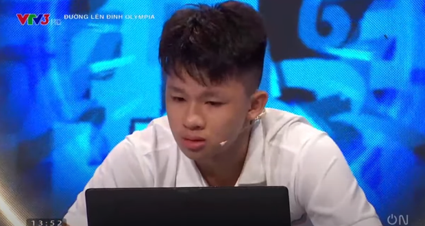 Nam sinh Olympia mếu máo trên sân khấu, ôm mặt khóc nức nở sau khi giành chiến thắng với lý do không tưởng - 2 Nam sinh Olympia mếu máo trên sân khấu, ôm mặt khóc nức nở sau khi giành chiến thắng với lý do không tưởng - 2