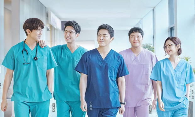 8 phim Hàn chữa lành tâm hồn đáng xem nhất mọi thời đại: Bỏ qua sao được Hospital Playlist - 2 8 phim Hàn chữa lành tâm hồn đáng xem nhất mọi thời đại: Bỏ qua sao được Hospital Playlist - 2