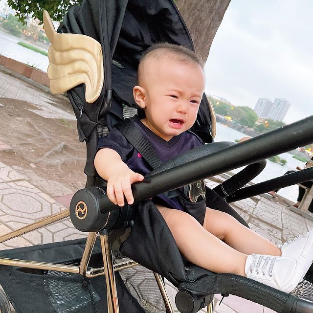 Quý tử 1 tuổi nhà cầu thủ Duy Mạnh gây bất ngờ với hình ảnh bụ bẫm, ra dáng một 'hot kid' với lượt theo dõi khủng trên Instagram - 7 Quý tử 1 tuổi nhà cầu thủ Duy Mạnh gây bất ngờ với hình ảnh bụ bẫm, ra dáng một 'hot kid' với lượt theo dõi khủng trên Instagram - 7