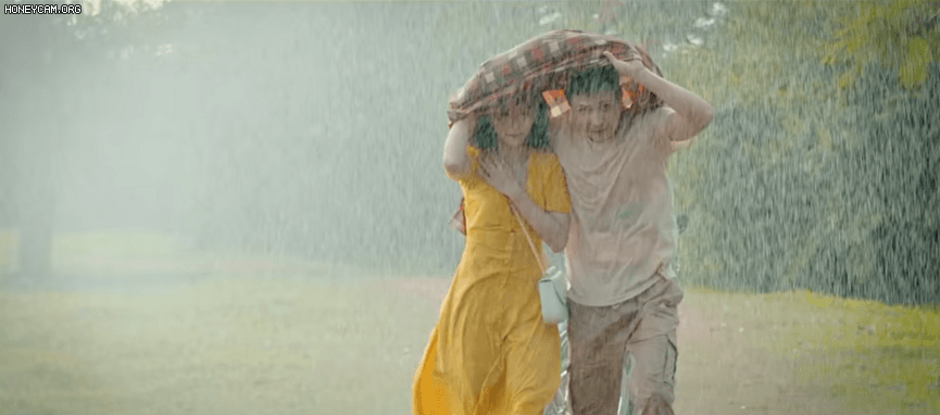 Phim thế sóng Mùa hoa tìm lại - '11 tháng 5 ngày' tung trailer chính thức, Thanh Sơn - Khả Ngân chạy trong mưa cực lãng mạn - 4 Phim thế sóng Mùa hoa tìm lại - '11 tháng 5 ngày' tung trailer chính thức, Thanh Sơn - Khả Ngân chạy trong mưa cực lãng mạn - 4