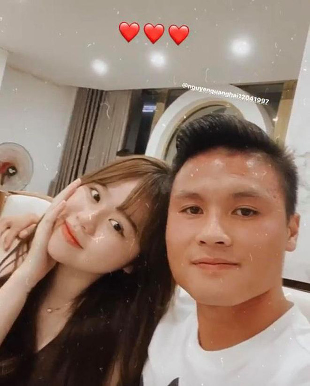 Huỳnh Anh khoe ảnh ở trường quay chương trình thể thao, netizen lập tức cà khịa: 'Chờ ngày Quang Hải được gọi tên' - 4 Huỳnh Anh khoe ảnh ở trường quay chương trình thể thao, netizen lập tức cà khịa: 'Chờ ngày Quang Hải được gọi tên' - 4