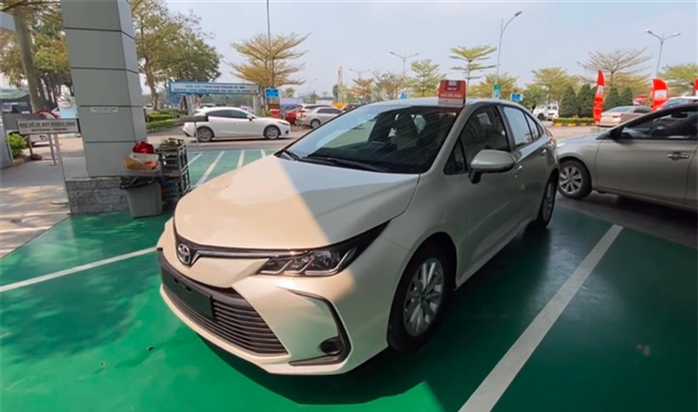 Toyota Corolla Altis giảm giá mạnh, nhưng còn 1 đối thủ vô địch giá rẻ khó vượt qua - 1 Toyota Corolla Altis giảm giá mạnh, nhưng còn 1 đối thủ vô địch giá rẻ khó vượt qua - 1