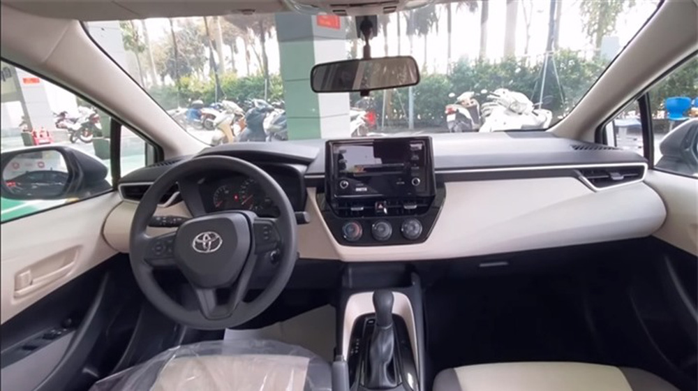 Toyota Corolla Altis giảm giá mạnh, nhưng còn 1 đối thủ vô địch giá rẻ khó vượt qua - 2 Toyota Corolla Altis giảm giá mạnh, nhưng còn 1 đối thủ vô địch giá rẻ khó vượt qua - 2