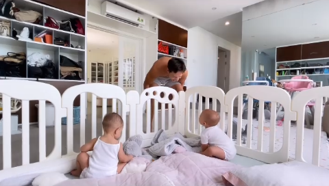 Cảnh tượng của cha con Kim Lý - Leon - Lisa khiến Hồ Ngọc Hà 'muốn mắng cũng không được' - 4 Cảnh tượng của cha con Kim Lý - Leon - Lisa khiến Hồ Ngọc Hà 'muốn mắng cũng không được' - 4