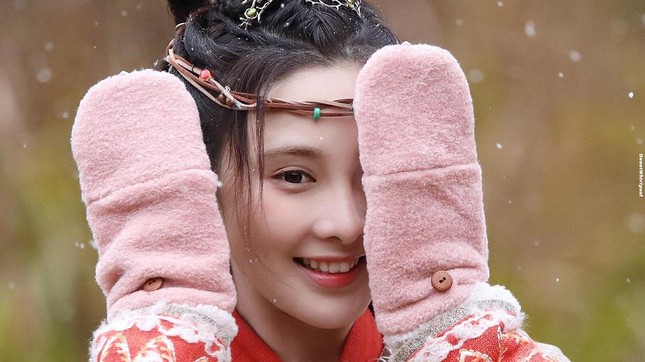 Mỹ nữ 'Đông Cung' - Bành Tiểu Nhiễm cực xinh khi đóng cặp Phùng Thiệu Phong, netizen kêu gào tránh xa chồng cũ Triệu Lệ Dĩnh - 6 Mỹ nữ 'Đông Cung' - Bành Tiểu Nhiễm cực xinh khi đóng cặp Phùng Thiệu Phong, netizen kêu gào tránh xa chồng cũ Triệu Lệ Dĩnh - 6