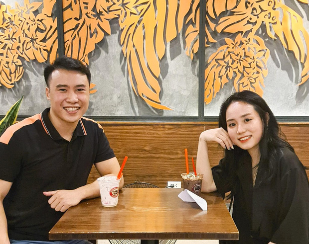 'Bạn trai tin đồn' của cô giáo livestream dạy Vật lý hot nhất MXH Minh Thu là ai? 'Bạn trai tin đồn' của cô giáo livestream dạy Vật lý hot nhất MXH Minh Thu là ai?