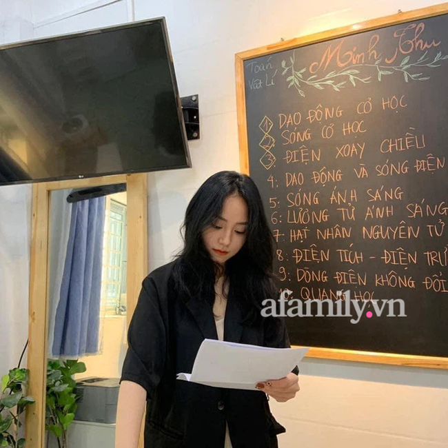 Cô giáo Minh Thu hot nhất MXH kể chuyện khó ngờ: Cũng từng một thời 'cá biệt' trước khi làm nghề 'gõ đầu trẻ' Cô giáo Minh Thu hot nhất MXH kể chuyện khó ngờ: Cũng từng một thời 'cá biệt' trước khi làm nghề 'gõ đầu trẻ'