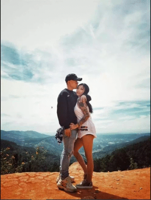 Điểm danh những gái xinh là người tình của rapper số 1 Việt Nam: Từ hoa hậu tai tiếng đến hotgirl body rực lửa - 12 Điểm danh những gái xinh là người tình của rapper số 1 Việt Nam: Từ hoa hậu tai tiếng đến hotgirl body rực lửa - 12