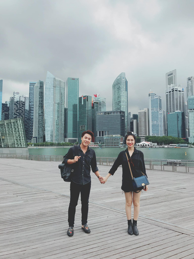 Hé lộ ảnh hẹn hò hiếm hoi lúc mới yêu của Hoà Minzy và chồng thiếu gia: Đôi chim cu ríu rít, khoá môi ngọt phát ghen! - 1 Hé lộ ảnh hẹn hò hiếm hoi lúc mới yêu của Hoà Minzy và chồng thiếu gia: Đôi chim cu ríu rít, khoá môi ngọt phát ghen! - 1