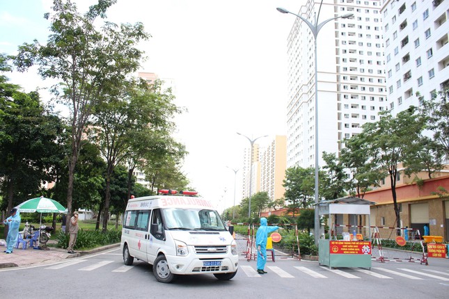 Nhiều cấp độ chống dịch ở TPHCM không hiệu quả, chuẩn bị cho tình huống xấu nhất Nhiều cấp độ chống dịch ở TPHCM không hiệu quả, chuẩn bị cho tình huống xấu nhất