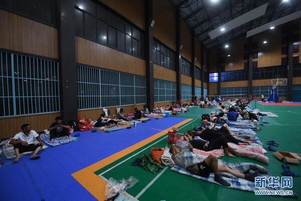 Bão lớn đổ bộ Trung Quốc, hàng trăm nghìn người phải sơ tán - 4 Bão lớn đổ bộ Trung Quốc, hàng trăm nghìn người phải sơ tán - 4