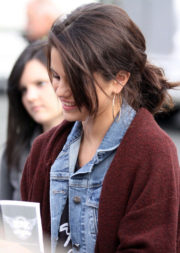 Selena Gomez có nhiều khoảnh khắc chạm đỉnh visual nhờ 4 cách buộc tóc xinh tươi, lãng mạn - 8 Selena Gomez có nhiều khoảnh khắc chạm đỉnh visual nhờ 4 cách buộc tóc xinh tươi, lãng mạn - 8