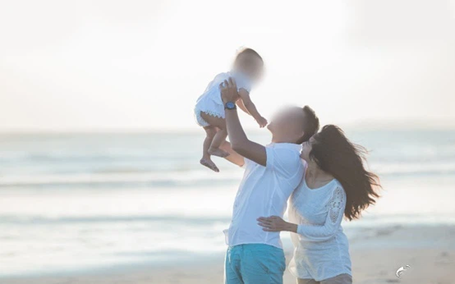Mê đắm gái nhà giàu, chồng 'đá bay' vợ để tiện bề theo đuổi và 'quả báo' đến sớm rất xứng đáng ngay sau đó! - 1 Mê đắm gái nhà giàu, chồng 'đá bay' vợ để tiện bề theo đuổi và 'quả báo' đến sớm rất xứng đáng ngay sau đó! - 1