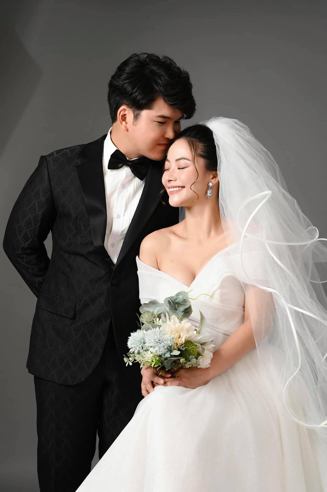 Cặp đôi Núi - Hoa trong 'Mùa hoa tìm lại' tung ảnh cưới cực ngọt - 1 Cặp đôi Núi - Hoa trong 'Mùa hoa tìm lại' tung ảnh cưới cực ngọt - 1