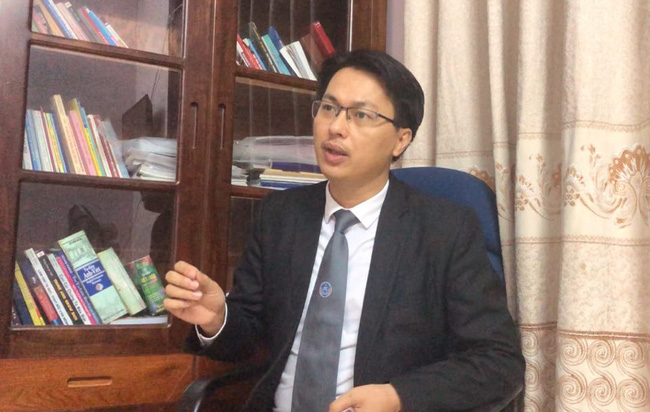 Cụ ông không đeo khẩu trang vô tư chạy bộ giữa lúc giãn cách, bị xử lý thì gân cổ: 'Tao đi tập thể dục chứ tao làm gì đâu' - 3 Cụ ông không đeo khẩu trang vô tư chạy bộ giữa lúc giãn cách, bị xử lý thì gân cổ: 'Tao đi tập thể dục chứ tao làm gì đâu' - 3