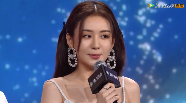 Nhiệt Ba lộ dáng gầy khẳng khiu, Dương Dương đẹp trai như "chú bé" ở họp báo Em Là Niềm Kiêu Hãnh Của Anh - 9 Nhiệt Ba lộ dáng gầy khẳng khiu, Dương Dương đẹp trai như "chú bé" ở họp báo Em Là Niềm Kiêu Hãnh Của Anh - 9