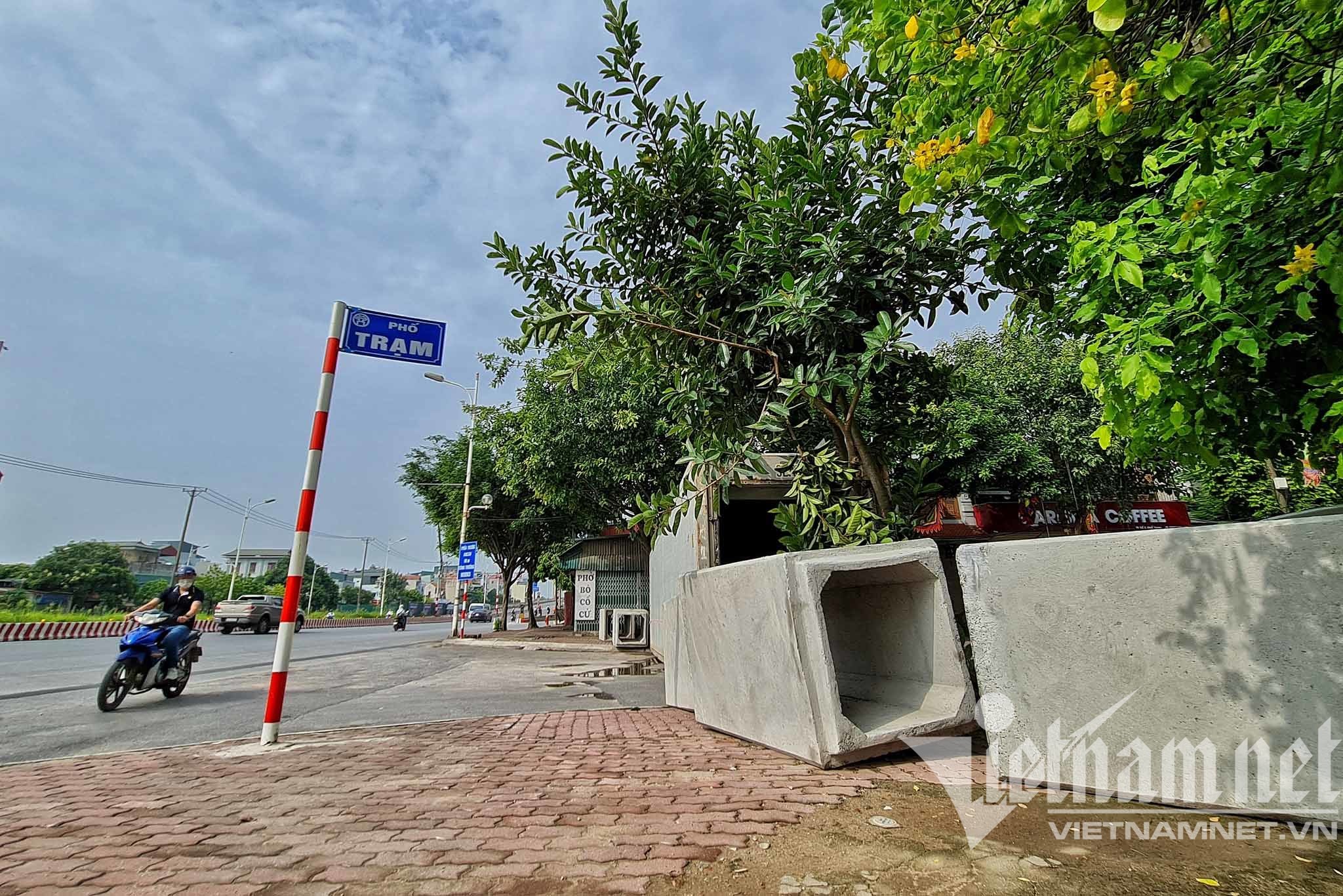 Điều xe tải, dựng container chặn cứng lối ra vào phường ở Hà Nội - 8 Điều xe tải, dựng container chặn cứng lối ra vào phường ở Hà Nội - 8