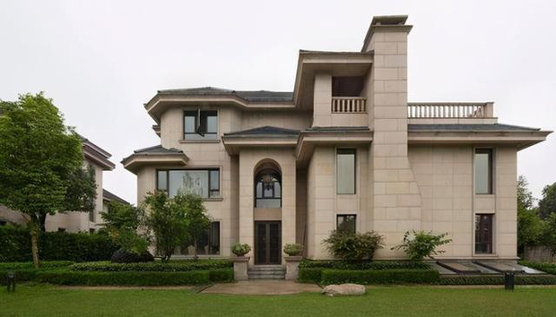 Tiết lộ hình ảnh căn siêu biệt thự trị giá 500 tỷ đồng Triệu Lệ Dĩnh mua tặng con trai 2 tuổi sau 3 tháng ly hôn Tiết lộ hình ảnh căn siêu biệt thự trị giá 500 tỷ đồng Triệu Lệ Dĩnh mua tặng con trai 2 tuổi sau 3 tháng ly hôn