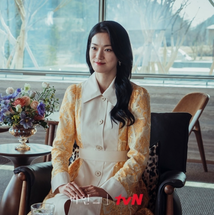 5 nhân vật phản diện trong năm 2021 khiến khán giả không thể ghét bỏ: Song Jong Ki chiếm trọn tình cảm - 11 5 nhân vật phản diện trong năm 2021 khiến khán giả không thể ghét bỏ: Song Jong Ki chiếm trọn tình cảm - 11