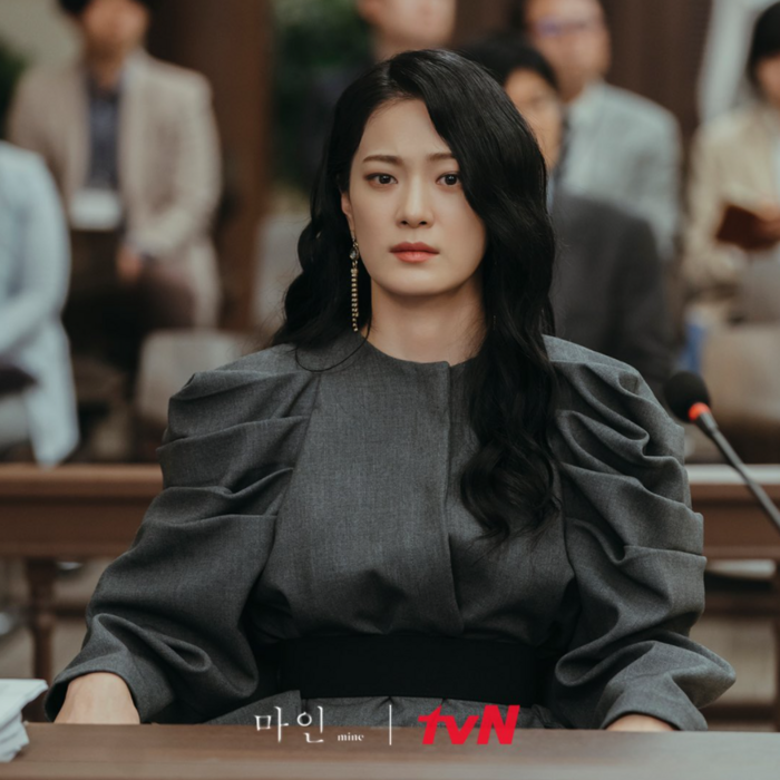 5 nhân vật phản diện trong năm 2021 khiến khán giả không thể ghét bỏ: Song Jong Ki chiếm trọn tình cảm - 10 5 nhân vật phản diện trong năm 2021 khiến khán giả không thể ghét bỏ: Song Jong Ki chiếm trọn tình cảm - 10