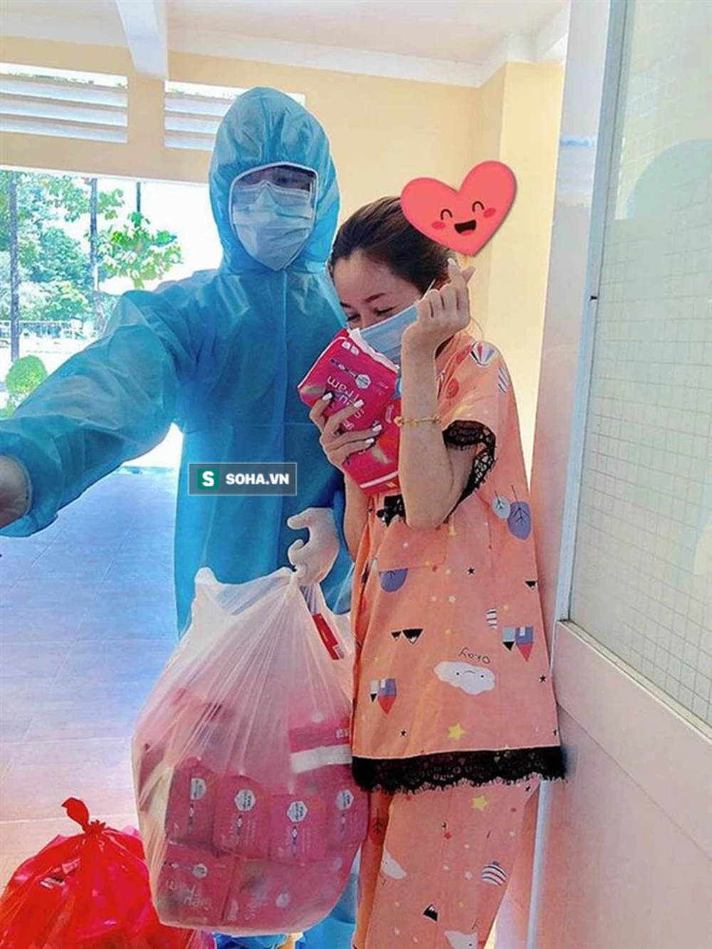 Giám đốc Đồng Nai tặng đồ 'tế nhị' cho khu phong tỏa: Băng vệ sinh cũng thiết yếu chẳng kém thức ăn - 1 Giám đốc Đồng Nai tặng đồ 'tế nhị' cho khu phong tỏa: Băng vệ sinh cũng thiết yếu chẳng kém thức ăn - 1