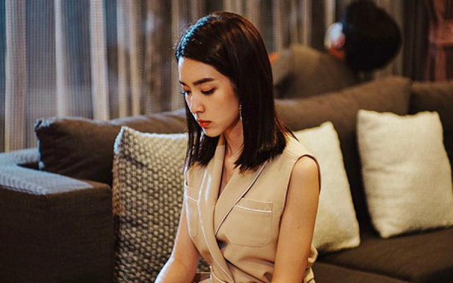 Thi thoảng nửa đêm chồng ra ngoài phòng khách ngủ, tôi lén theo dõi thì choáng váng với hành động lạ lùng của ông xã - 1 Thi thoảng nửa đêm chồng ra ngoài phòng khách ngủ, tôi lén theo dõi thì choáng váng với hành động lạ lùng của ông xã - 1