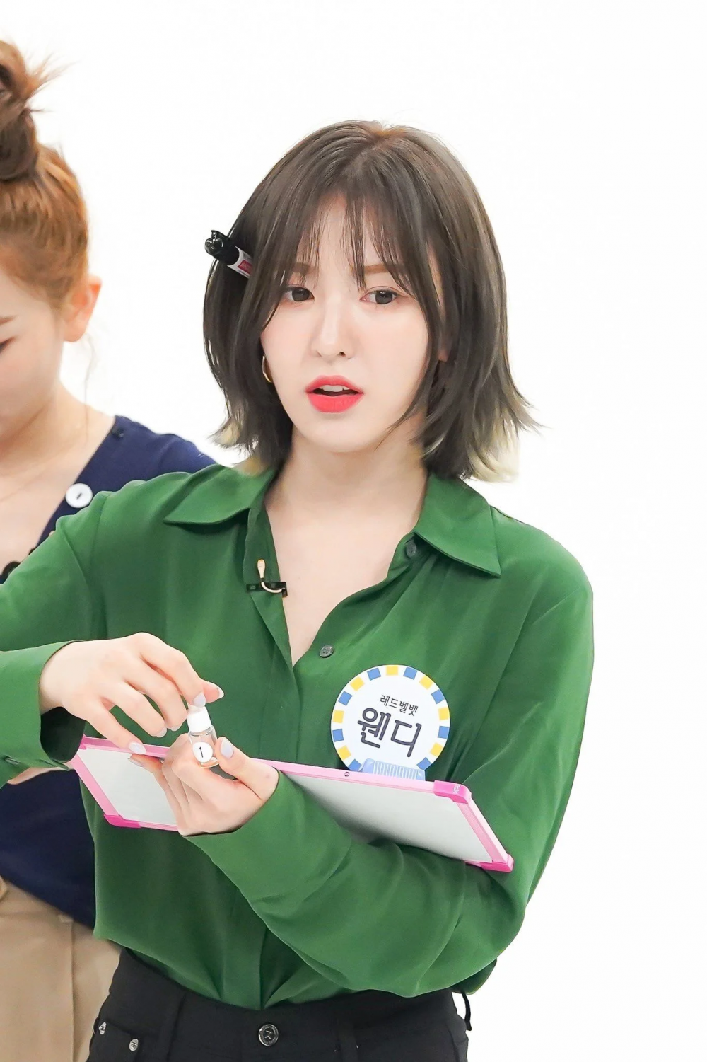 Tóc ngắn của Wendy (Red Velvet) từng gây sốt rầm rộ từ Hàn sang Việt vì quá xinh, đến giờ vẫn chưa hết mốt - 4 Tóc ngắn của Wendy (Red Velvet) từng gây sốt rầm rộ từ Hàn sang Việt vì quá xinh, đến giờ vẫn chưa hết mốt - 4