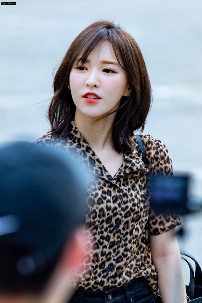 Tóc ngắn của Wendy (Red Velvet) từng gây sốt rầm rộ từ Hàn sang Việt vì quá xinh, đến giờ vẫn chưa hết mốt - 3 Tóc ngắn của Wendy (Red Velvet) từng gây sốt rầm rộ từ Hàn sang Việt vì quá xinh, đến giờ vẫn chưa hết mốt - 3
