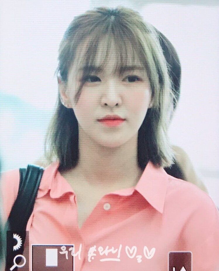 Tóc ngắn của Wendy (Red Velvet) từng gây sốt rầm rộ từ Hàn sang Việt vì quá xinh, đến giờ vẫn chưa hết mốt - 15 Tóc ngắn của Wendy (Red Velvet) từng gây sốt rầm rộ từ Hàn sang Việt vì quá xinh, đến giờ vẫn chưa hết mốt - 15