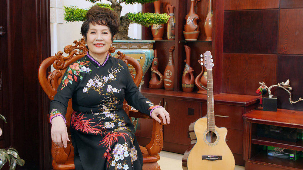Phương Dung: Cát xê của tôi gần 70 cây vàng, mua được biệt thự, xe hơi, đất đai Phương Dung: Cát xê của tôi gần 70 cây vàng, mua được biệt thự, xe hơi, đất đai