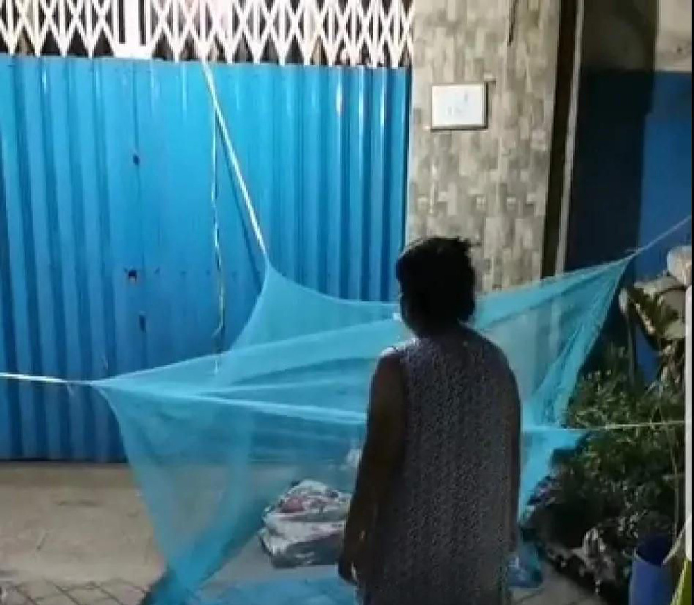 2 em nhỏ đắp chăn ngủ ngoài đường vì không biết nương tựa vào ai: Câu chuyện phía sau vừa chua xót vừa ám ảnh 2 em nhỏ đắp chăn ngủ ngoài đường vì không biết nương tựa vào ai: Câu chuyện phía sau vừa chua xót vừa ám ảnh