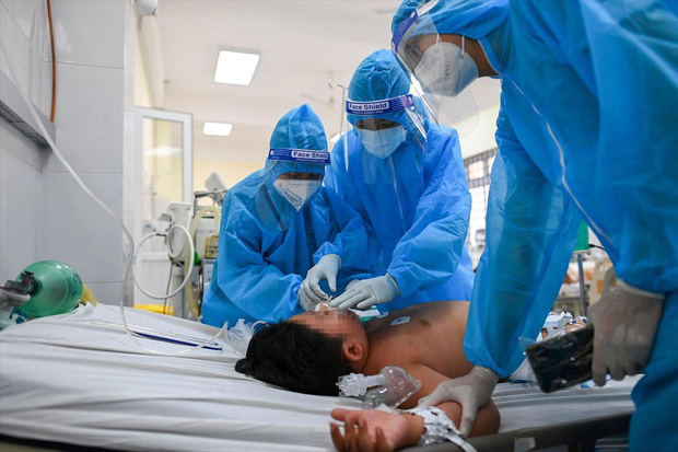 Phó Thủ tướng Vũ Đức Đam: 'Tiêm hết vắc-xin cho người dân TP.HCM' Phó Thủ tướng Vũ Đức Đam: 'Tiêm hết vắc-xin cho người dân TP.HCM'