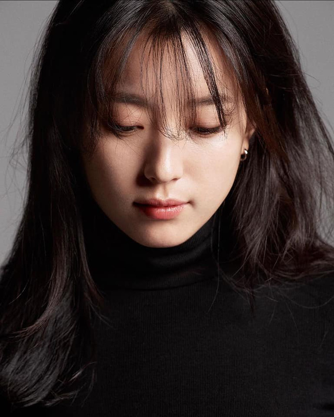 Dàn mỹ nhân 'phim 4 mùa' ngày ấy và hiện tại: Song Hye Kyo, Son Ye Jin xinh đẹp trường tồn, có 1 người lại vướng nghi án dao kéo - 2 Dàn mỹ nhân 'phim 4 mùa' ngày ấy và hiện tại: Song Hye Kyo, Son Ye Jin xinh đẹp trường tồn, có 1 người lại vướng nghi án dao kéo - 2
