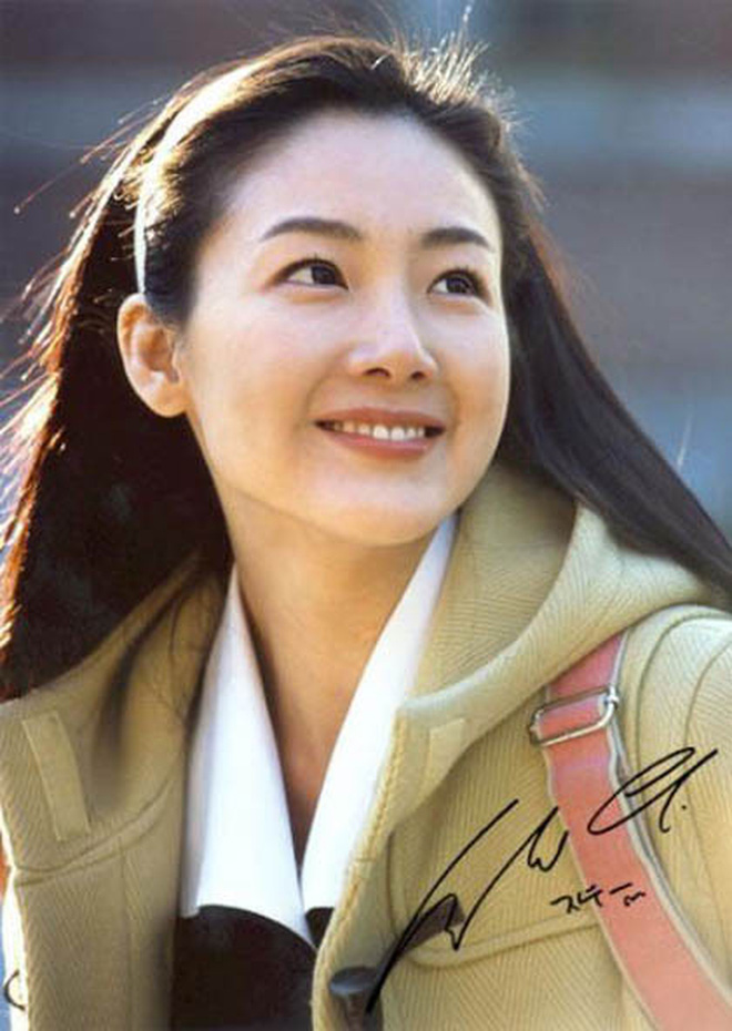 Dàn mỹ nhân 'phim 4 mùa' ngày ấy và hiện tại: Song Hye Kyo, Son Ye Jin xinh đẹp trường tồn, có 1 người lại vướng nghi án dao kéo - 18 Dàn mỹ nhân 'phim 4 mùa' ngày ấy và hiện tại: Song Hye Kyo, Son Ye Jin xinh đẹp trường tồn, có 1 người lại vướng nghi án dao kéo - 18