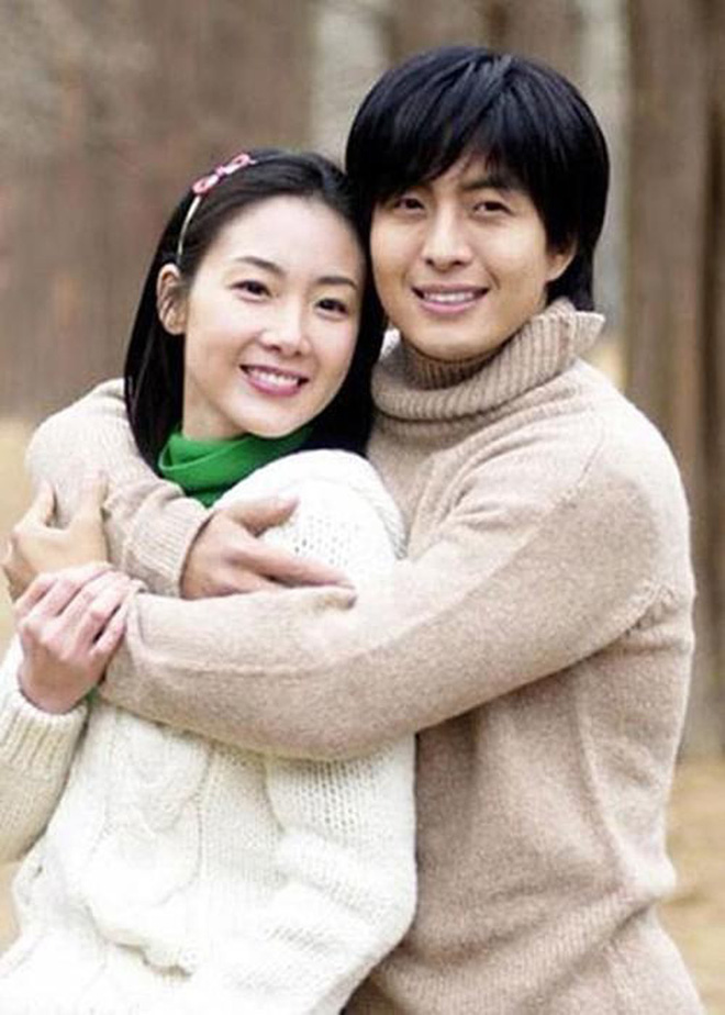Dàn mỹ nhân 'phim 4 mùa' ngày ấy và hiện tại: Song Hye Kyo, Son Ye Jin xinh đẹp trường tồn, có 1 người lại vướng nghi án dao kéo - 17 Dàn mỹ nhân 'phim 4 mùa' ngày ấy và hiện tại: Song Hye Kyo, Son Ye Jin xinh đẹp trường tồn, có 1 người lại vướng nghi án dao kéo - 17