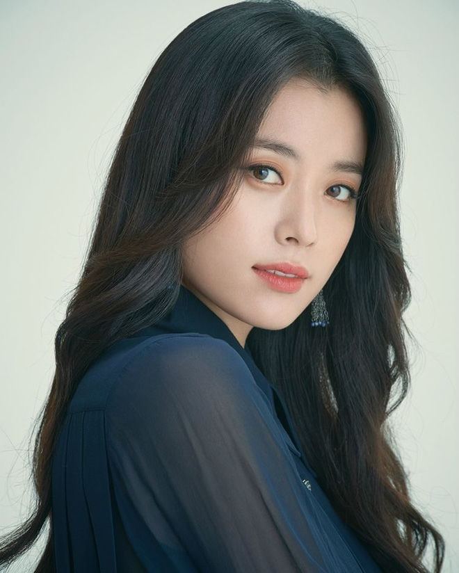 Dàn mỹ nhân 'phim 4 mùa' ngày ấy và hiện tại: Song Hye Kyo, Son Ye Jin xinh đẹp trường tồn, có 1 người lại vướng nghi án dao kéo - 4 Dàn mỹ nhân 'phim 4 mùa' ngày ấy và hiện tại: Song Hye Kyo, Son Ye Jin xinh đẹp trường tồn, có 1 người lại vướng nghi án dao kéo - 4