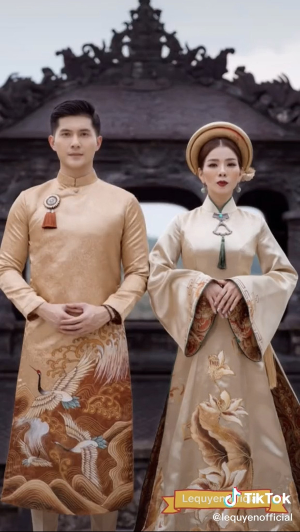 Hội FA ra mà xem, chị đẹp Lệ Quyên và tình trẻ Lâm Bảo Châu lộ loạt ảnh tình bể bình chẳng khác gì ảnh cưới đây này! - 1 Hội FA ra mà xem, chị đẹp Lệ Quyên và tình trẻ Lâm Bảo Châu lộ loạt ảnh tình bể bình chẳng khác gì ảnh cưới đây này! - 1