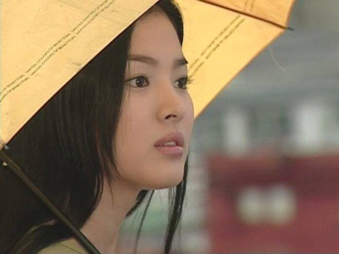 Dàn mỹ nhân 'phim 4 mùa' ngày ấy và hiện tại: Song Hye Kyo, Son Ye Jin xinh đẹp trường tồn, có 1 người lại vướng nghi án dao kéo - 13 Dàn mỹ nhân 'phim 4 mùa' ngày ấy và hiện tại: Song Hye Kyo, Son Ye Jin xinh đẹp trường tồn, có 1 người lại vướng nghi án dao kéo - 13