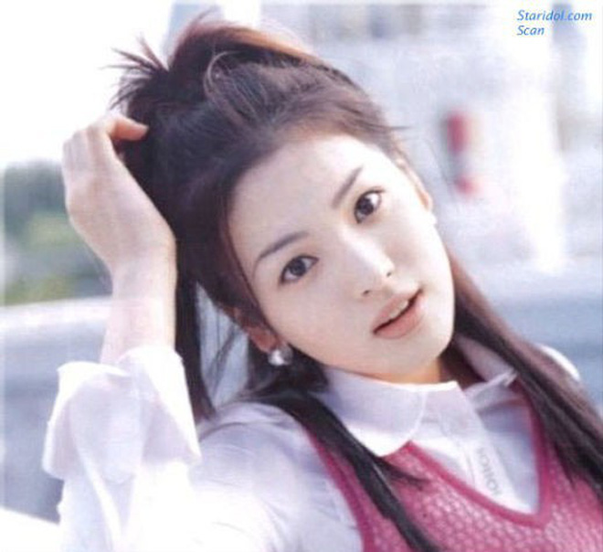 Dàn mỹ nhân 'phim 4 mùa' ngày ấy và hiện tại: Song Hye Kyo, Son Ye Jin xinh đẹp trường tồn, có 1 người lại vướng nghi án dao kéo - 12 Dàn mỹ nhân 'phim 4 mùa' ngày ấy và hiện tại: Song Hye Kyo, Son Ye Jin xinh đẹp trường tồn, có 1 người lại vướng nghi án dao kéo - 12