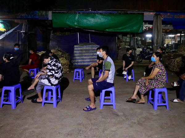 Hà Nội phong tỏa hai chợ đầu mối - 1 Hà Nội phong tỏa hai chợ đầu mối - 1