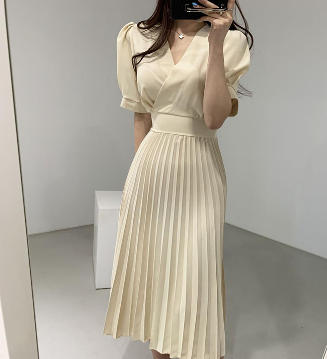Chồng mua váy tặng vợ nhưng nhầm size, cô đi đổi mới biết thông tin sốc và pha lật kèo khiến gã bội bạc tẽn tò - 1 Chồng mua váy tặng vợ nhưng nhầm size, cô đi đổi mới biết thông tin sốc và pha lật kèo khiến gã bội bạc tẽn tò - 1