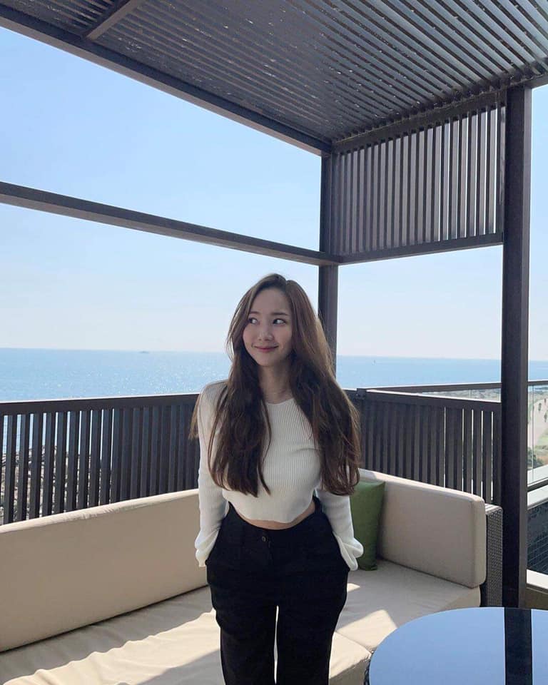 Nhờ vòng 1 'khủng' mà Park Min Young sexy áp đảo người mẫu hãng, lên đồ đơn giản cũng hút mắt hết cỡ - 6 Nhờ vòng 1 'khủng' mà Park Min Young sexy áp đảo người mẫu hãng, lên đồ đơn giản cũng hút mắt hết cỡ - 6