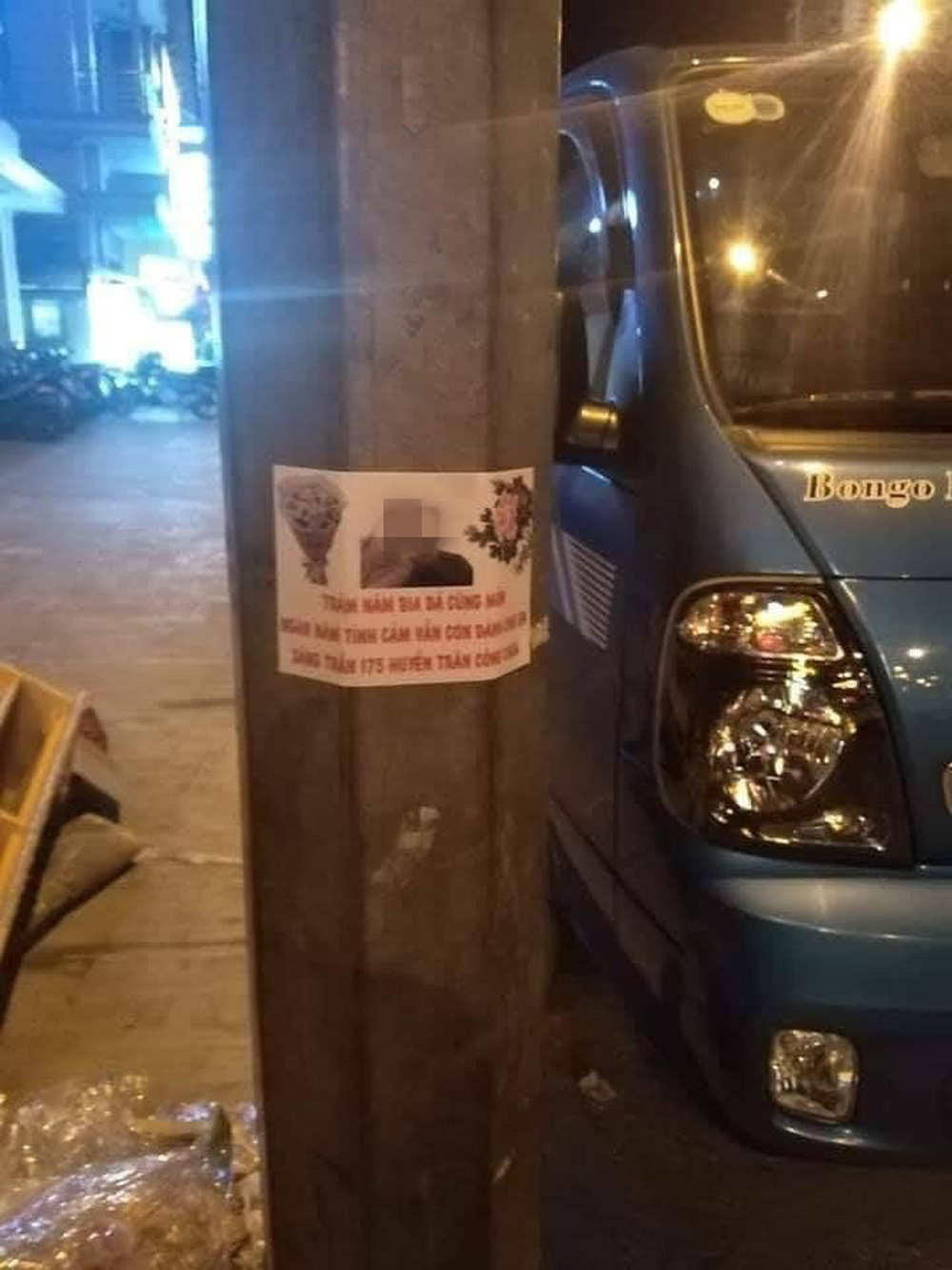 Thất tình sinh hận, nam thanh niên in ảnh tình tứ với người yêu cũ dán khắp đường xá Đà Lạt, dòng tỏ tình bên dưới khiến dân tình dở khóc dở cười - 1 Thất tình sinh hận, nam thanh niên in ảnh tình tứ với người yêu cũ dán khắp đường xá Đà Lạt, dòng tỏ tình bên dưới khiến dân tình dở khóc dở cười - 1