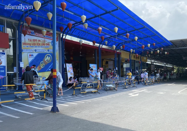 Người đàn ông TP.HCM đi siêu thị mua hàng hết 2,8 triệu, quẹt thẻ mất 28 triệu: MM Mega Market thông tin chính thức Người đàn ông TP.HCM đi siêu thị mua hàng hết 2,8 triệu, quẹt thẻ mất 28 triệu: MM Mega Market thông tin chính thức