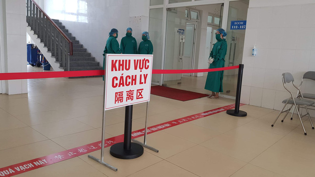 Chủ tịch UBND xã bắt người vừa mổ về đi cách ly tập trung Chủ tịch UBND xã bắt người vừa mổ về đi cách ly tập trung