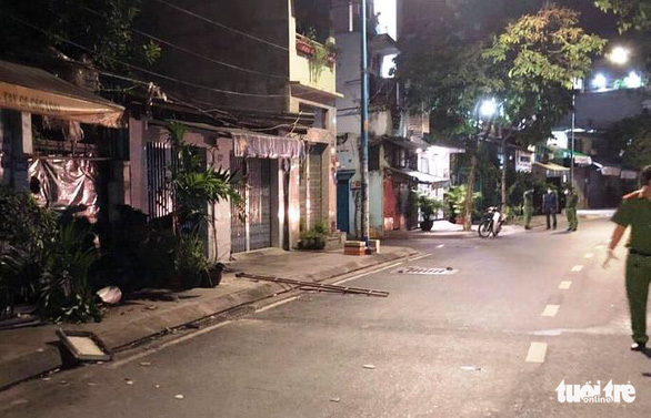 Thanh niên đạp vào đầu xe máy khiến một công an quận 6 hy sinh khi phòng chống dịch Thanh niên đạp vào đầu xe máy khiến một công an quận 6 hy sinh khi phòng chống dịch