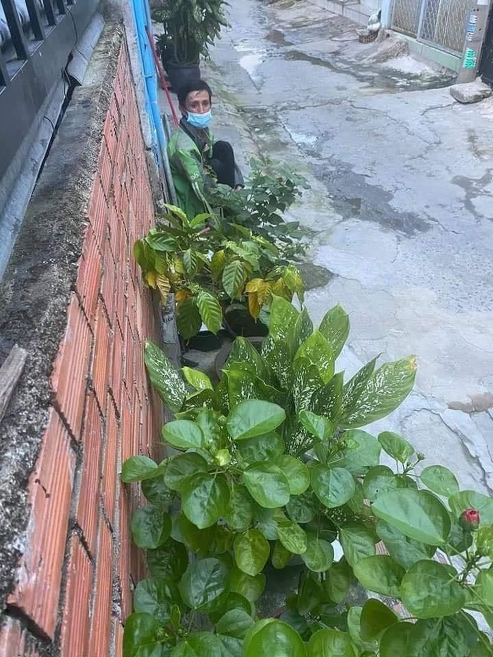 Danh tính người đàn ông tặng SH cho tài xế bị lừa mất xe máy: Không giàu sang nhưng từng tặng cả chục chiếc Danh tính người đàn ông tặng SH cho tài xế bị lừa mất xe máy: Không giàu sang nhưng từng tặng cả chục chiếc