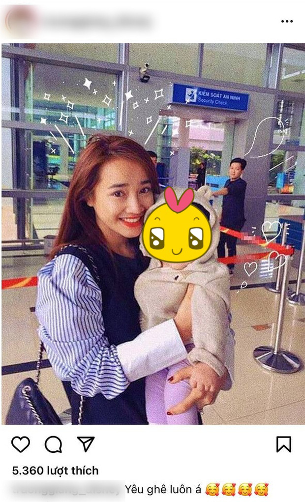 Rộ ảnh nghi Nhã Phương lần đầu để lộ diện mạo ái nữ đầu lòng, netizen tới tấp khen giống Trường Giang nhưng tất cả đã nhầm! Rộ ảnh nghi Nhã Phương lần đầu để lộ diện mạo ái nữ đầu lòng, netizen tới tấp khen giống Trường Giang nhưng tất cả đã nhầm!