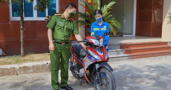 Chị lao công bị cướp trong đêm được tặng bốn xe máy Chị lao công bị cướp trong đêm được tặng bốn xe máy